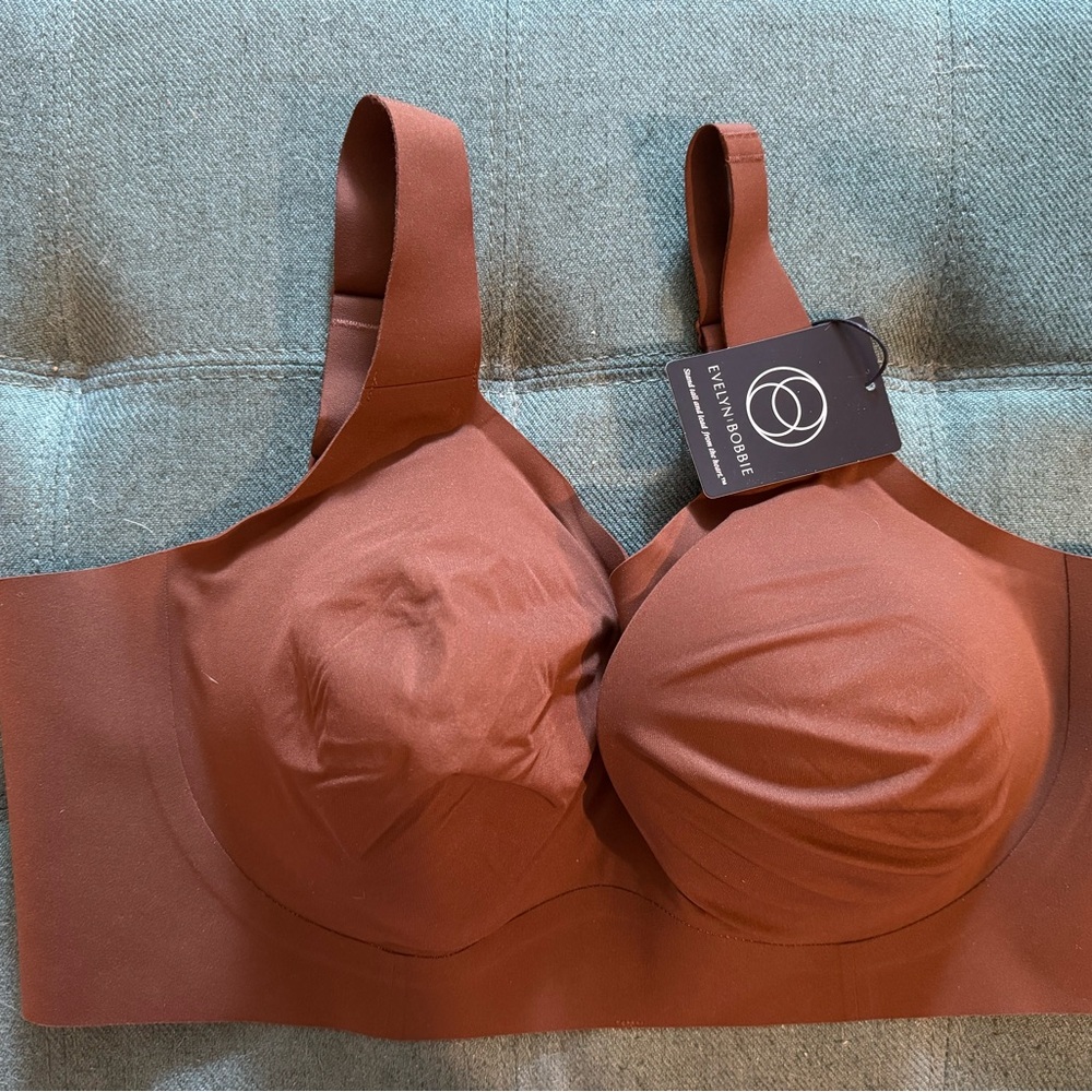 Evelyn & Bobbie Women's Seamless Bra in Umber (rich chocolate brown)